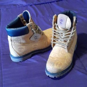 Size 9Timberland boots